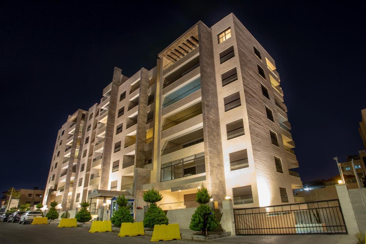 Triple A Hotel Suites Amman Extérieur photo