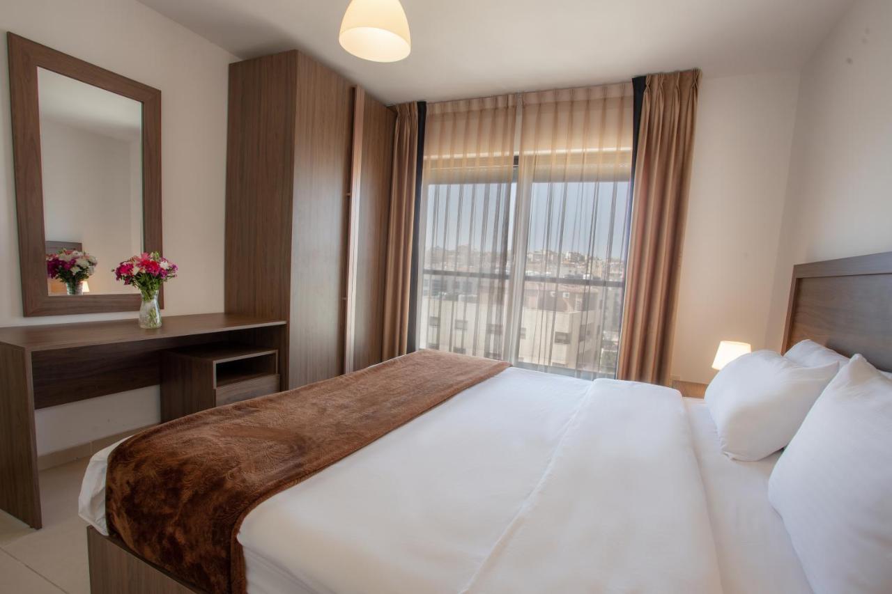 Triple A Hotel Suites Amman Extérieur photo